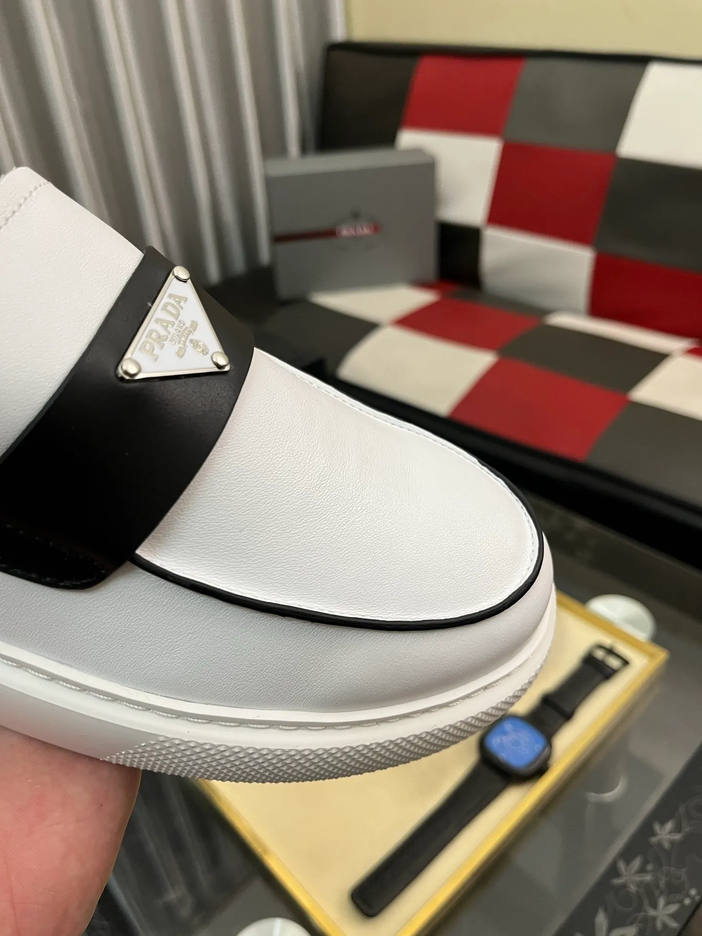 Men's shoes 💰: 560⌚️⌚️[PRADA] Prada casual shoes, originally developed 1:1, made of high-mercerized cowhide with imported cowhide, silk sheepskin lining, rubber outsole, comfortable and soft on the foot, size: 38-443️⃣Colors available